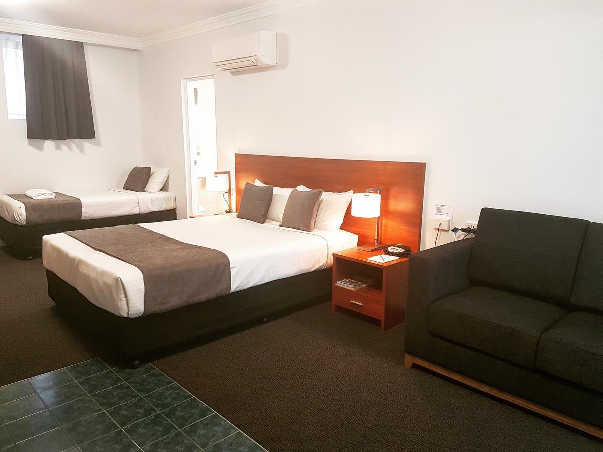 Mid City Motor Inn Singleton Buitenkant foto