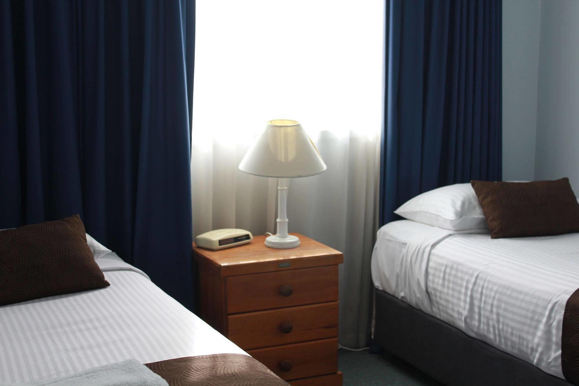 Mid City Motor Inn Singleton Buitenkant foto