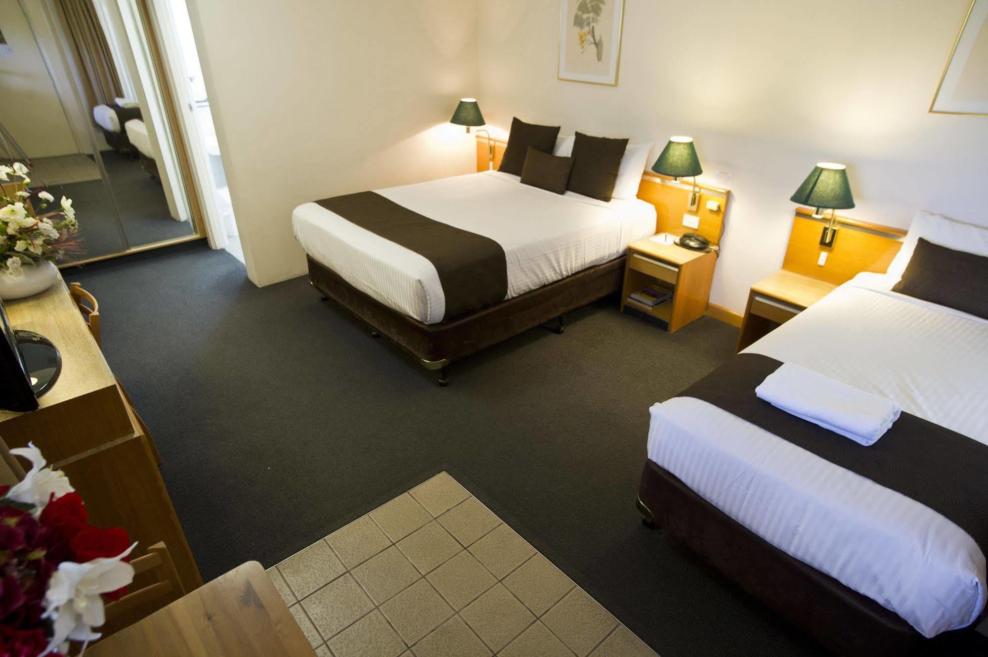 Mid City Motor Inn Singleton Buitenkant foto