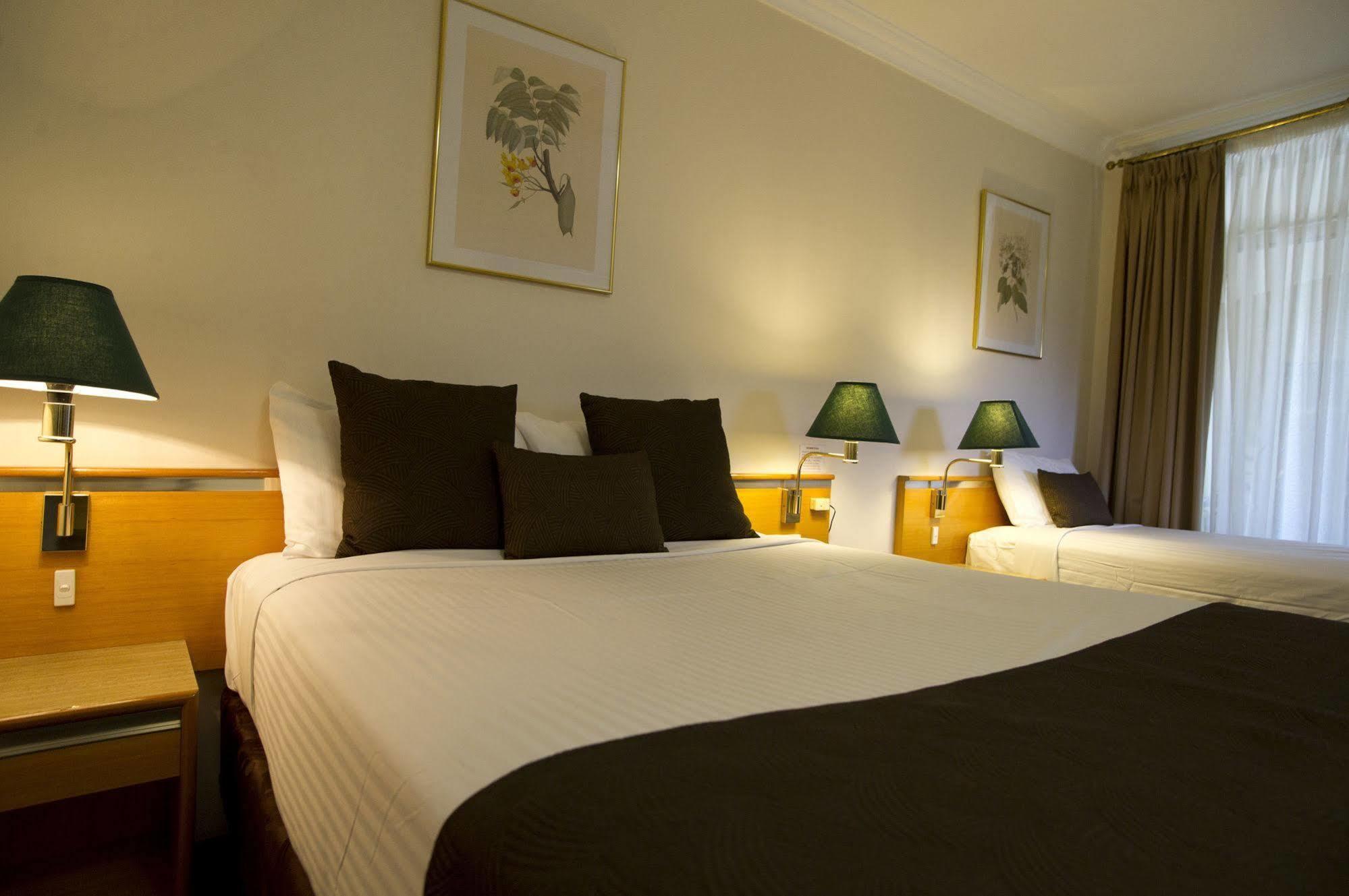Mid City Motor Inn Singleton Buitenkant foto