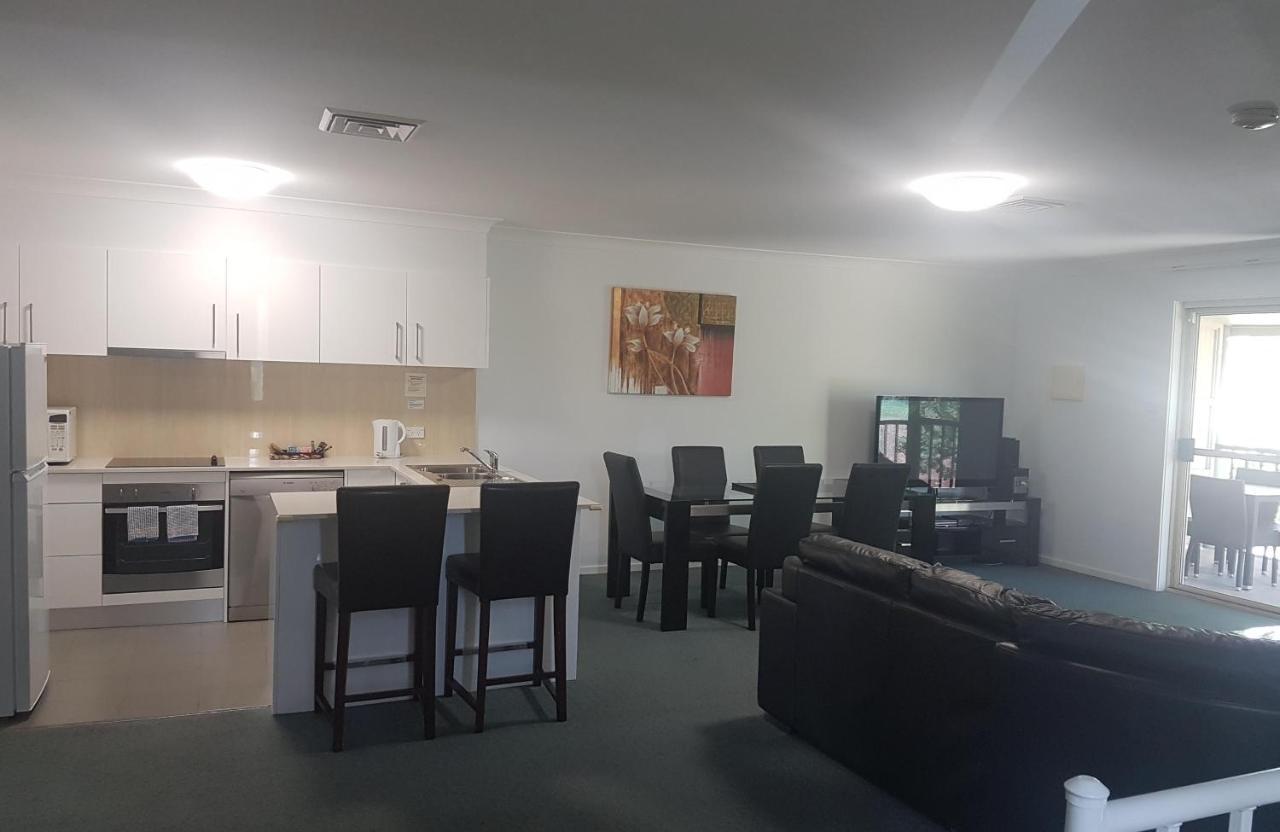 Mid City Motor Inn Singleton Buitenkant foto